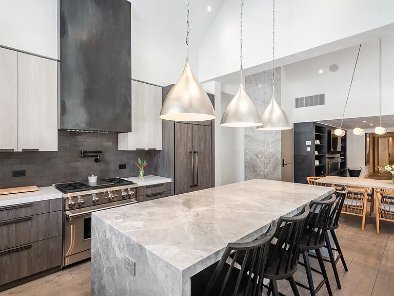 131 W Bleeker St — Photo 20