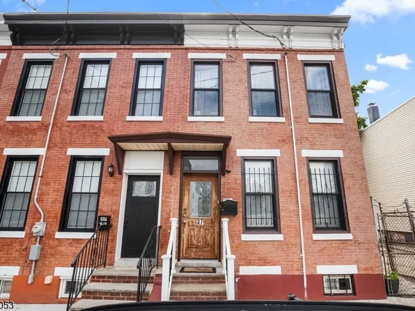 37 Emmet St, Newark City, NJ 07114