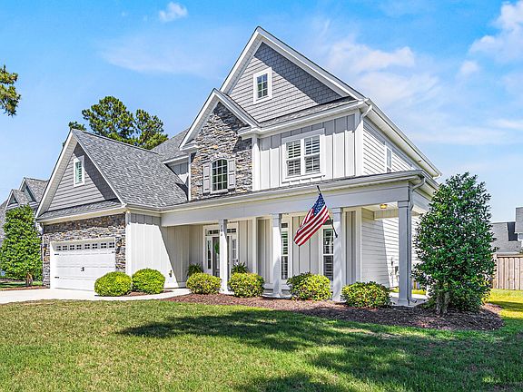 3rd image of 704 W Craftsman Way
