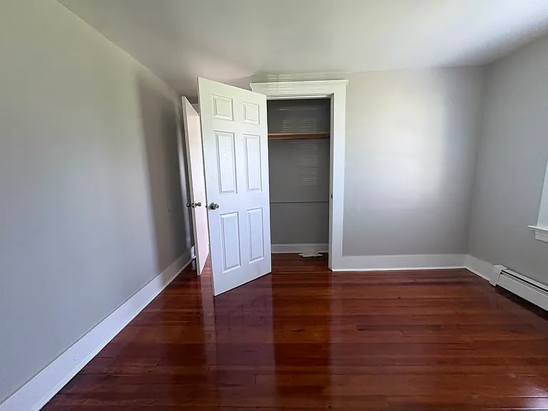Maple St — Photo 10
