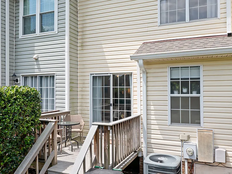 8159 Circle Tree Ln — Photo 16