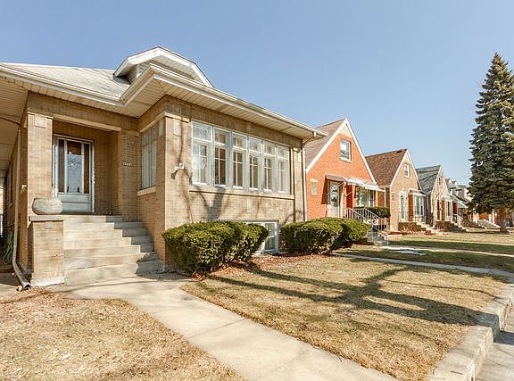 2nd image of 4834 W Wellington Ave