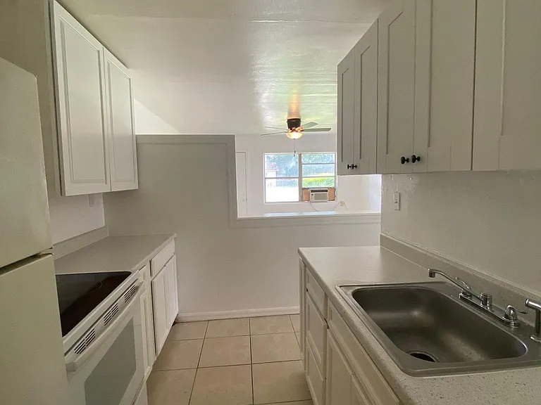 105 Desoto Ave — Photo 6