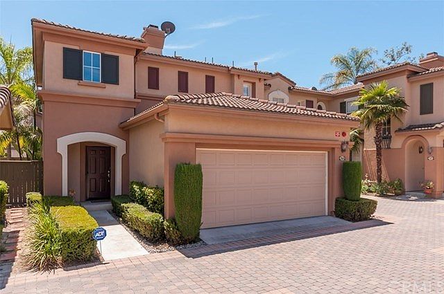 1st image of 19 Trofello Ln