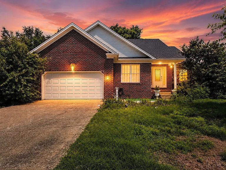 1284 Trillium Ln — Photo 1