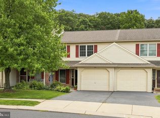 366 Crosswinds Dr, Lititz, PA 17543