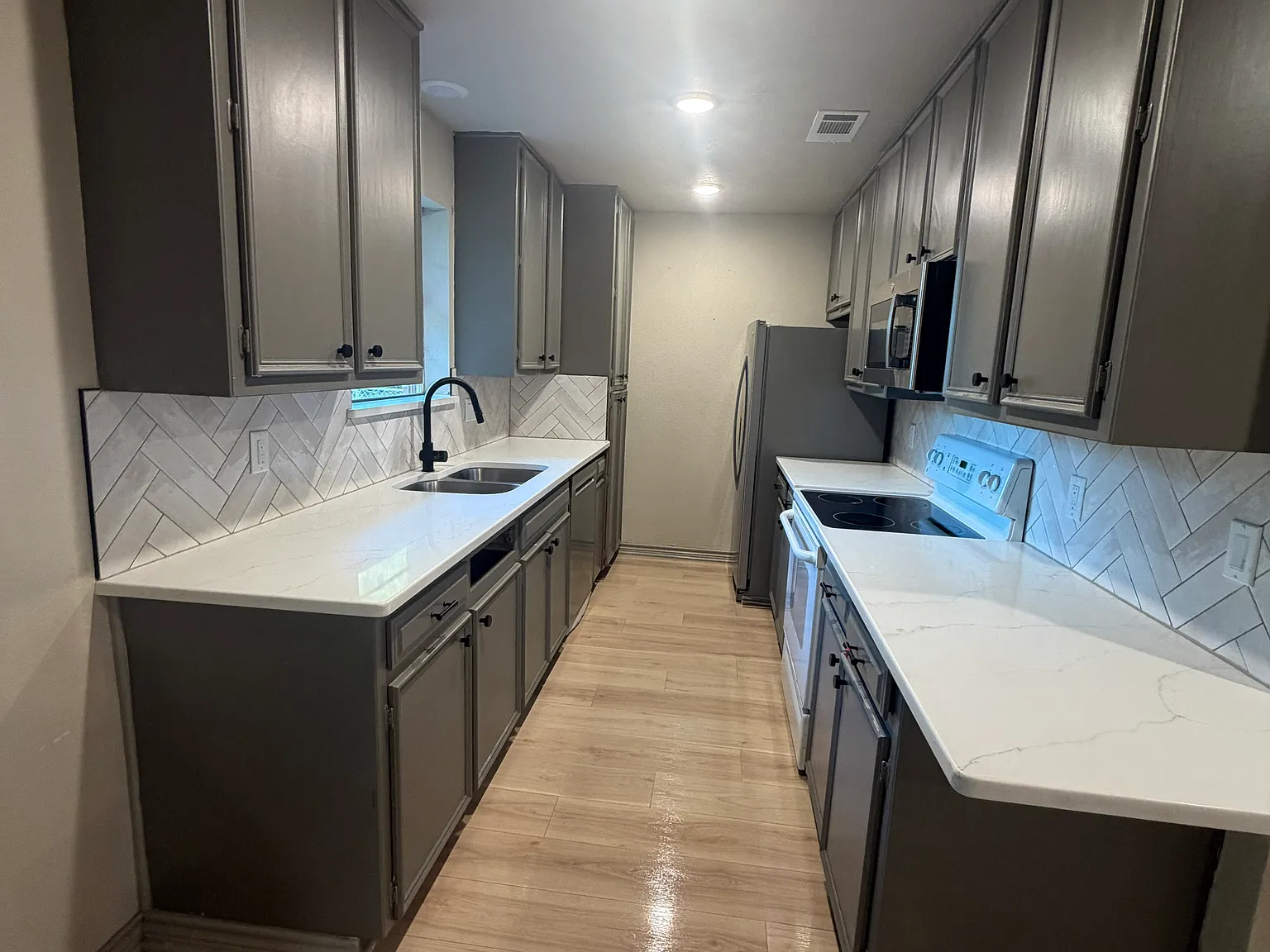 1509 Patricia Dr — Photo 3