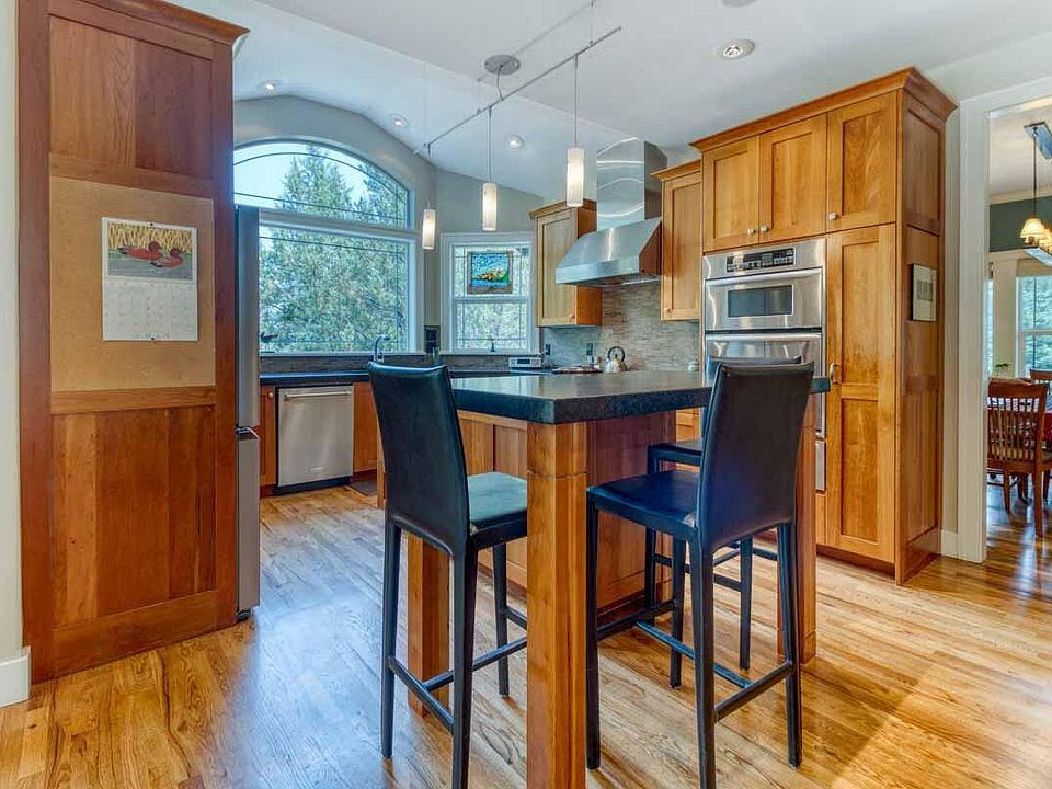 1st image of 3511 NW Braid Dr