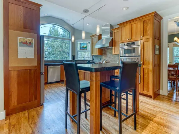 3511 NW Braid Dr, Bend, OR 97703