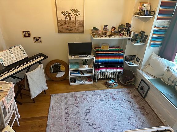 2nd image of 293 Oxford St #3A
