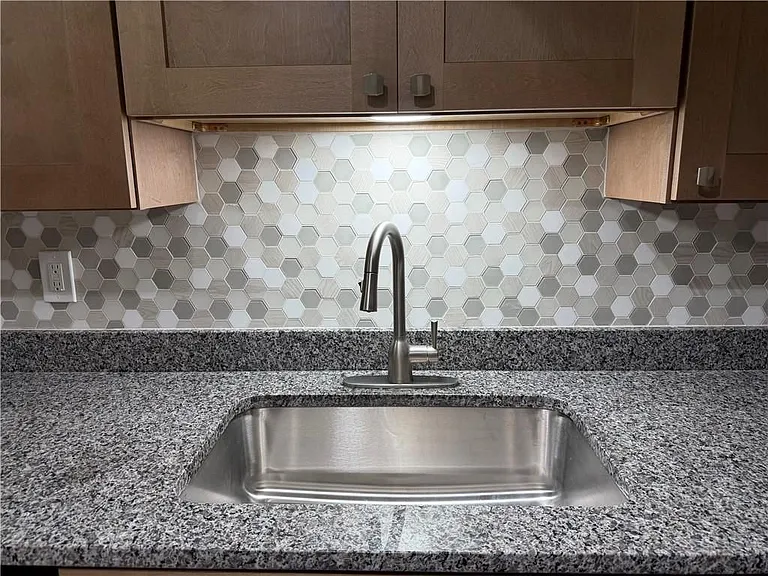 1190 Charles St #6 — Photo 5