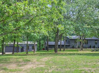 8645 Manor Dr, Bentonville, AR 72712