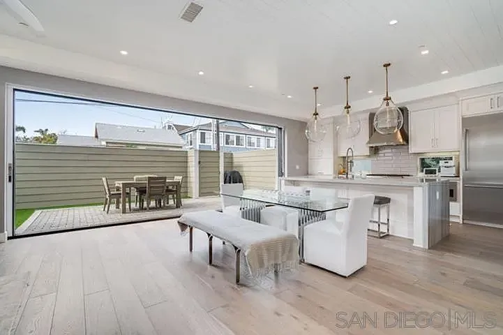 710 E Ave — Photo 8