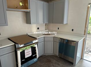 12 Hunting St #1T, Cambridge, MA 02141