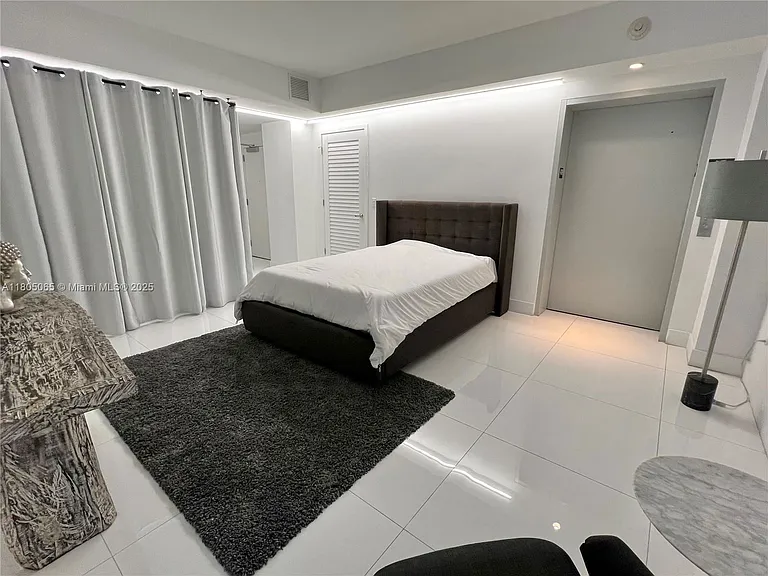 1010 Brickell Ave #4205 — Photo 36