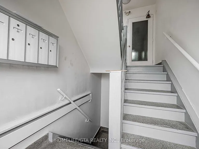 2255 Kipling Ave #1 — Photo 3