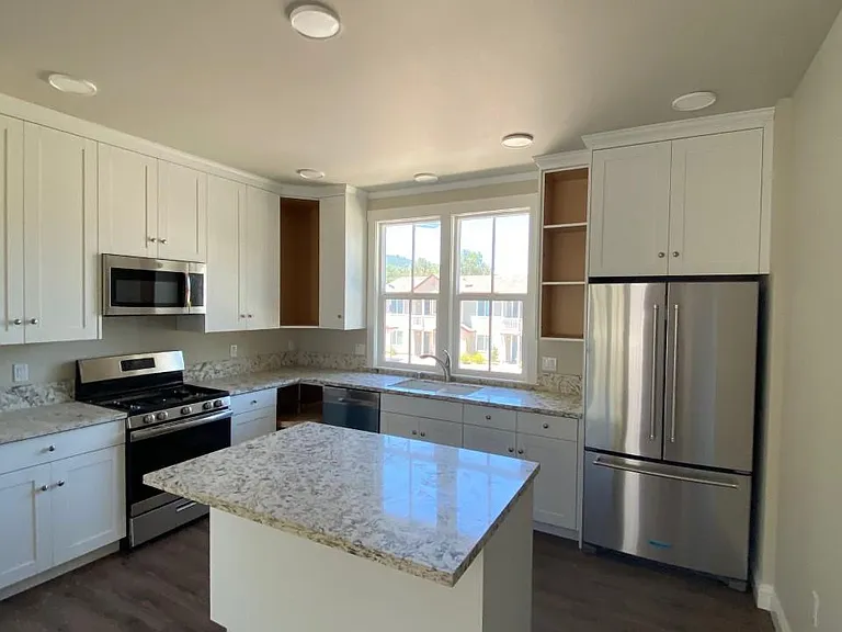 701 S Cloverdale Blvd #24 — Photo 15