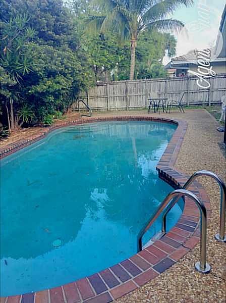 1st image of 5410 NE 19th Ave