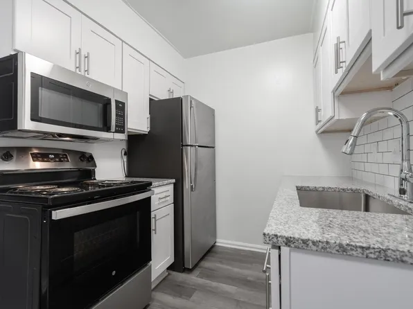 Crossroads Landing East