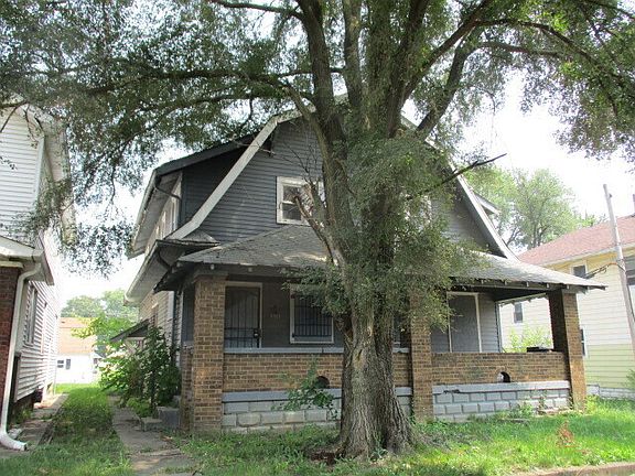 2nd image of 1601 Villa Ave