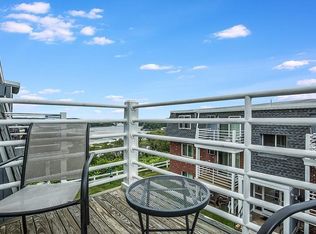 145 Essex Ave APT 424, Gloucester, MA 01930