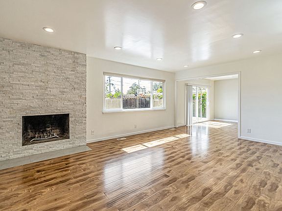 5th image of 1426 S Bernardo Ave