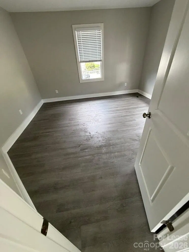 2 bed, 1.0 bath, 775 sqft, $1,400 — Photo 3
