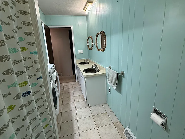 881 E Shore Dr — Photo 8