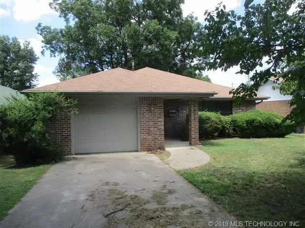 1202 E Beverly St, Ada, OK 74820