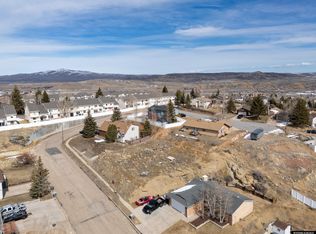 213 Grandview Cir, Evanston, WY 82930