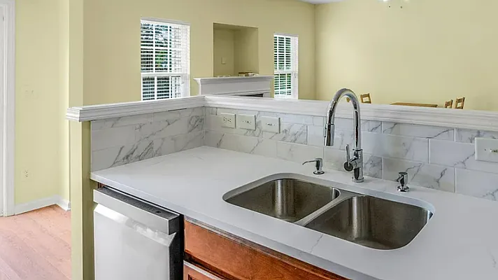 2 bed, 2.5 bath, 1600 sqft, $1,975 — Photo 3