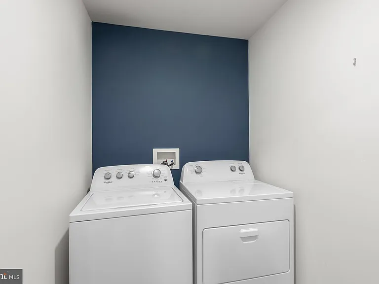 9715 Summerton Dr — Photo 43