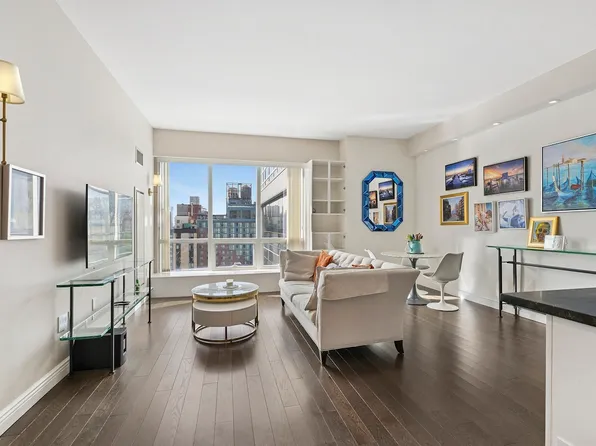 350 West 42nd Street image 1 of 6