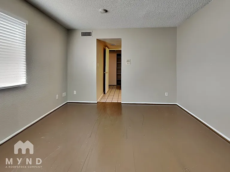 8343 N 59th Dr — Photo 7