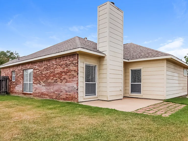 3306 Maymist Dr — Photo 16