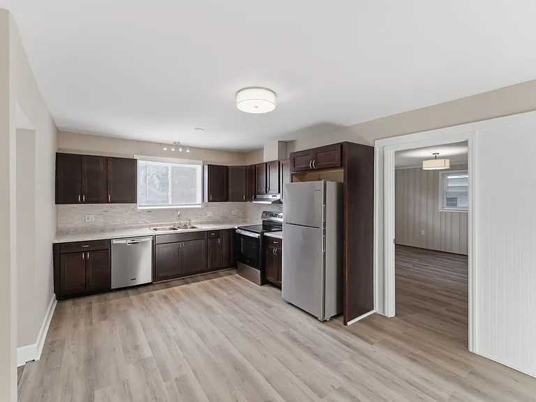 2405 Greenland Ave — Photo 13