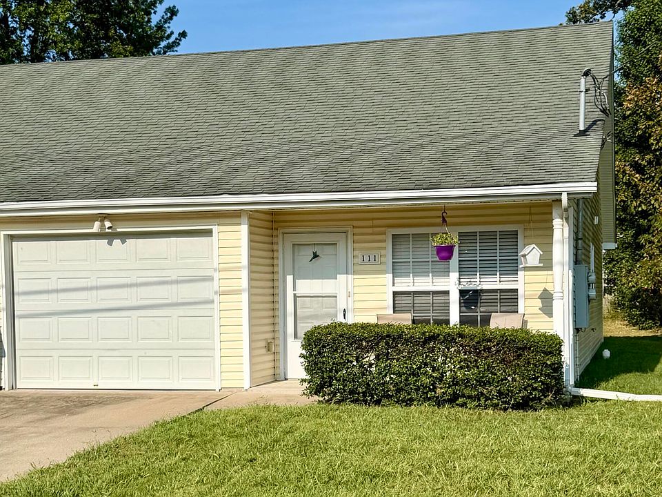 1st image of 111 Clover Ct