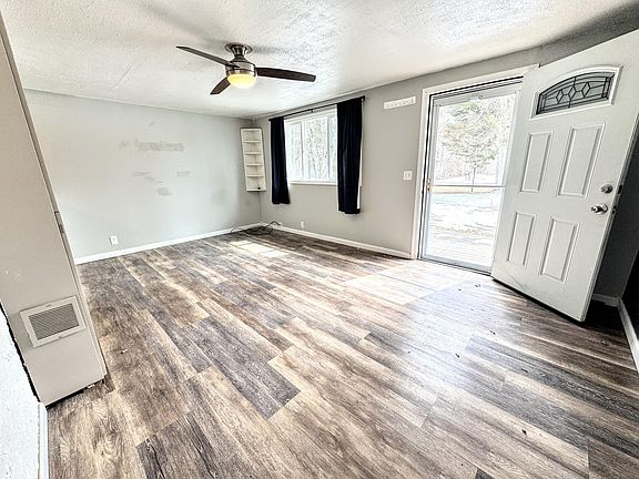 2nd image of 216 Fern Ave