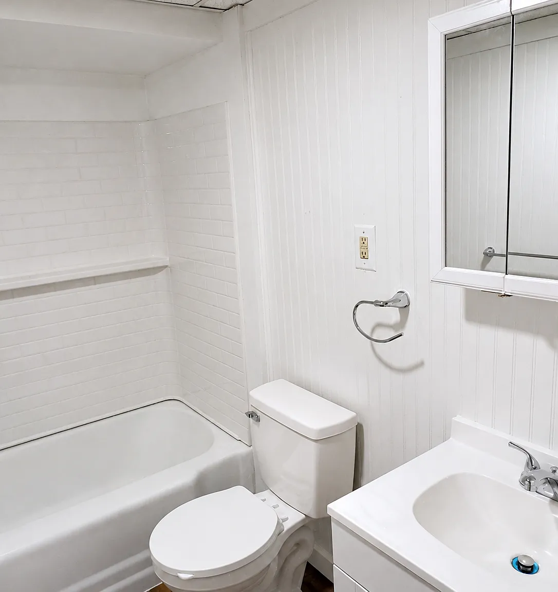 3 bed, $1,000 — Photo 2
