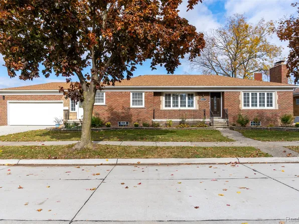 8153 Racine Rd, Warren, MI 48093