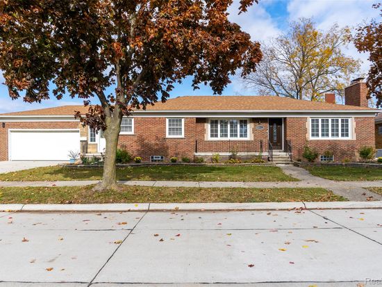 8153 Racine Rd, Warren, MI 48093