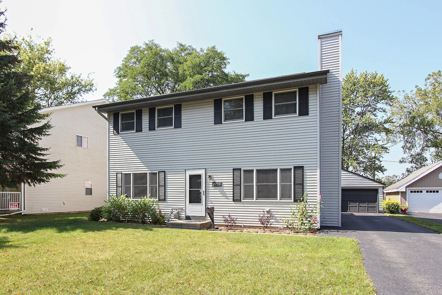 2705 School Dr photo 1