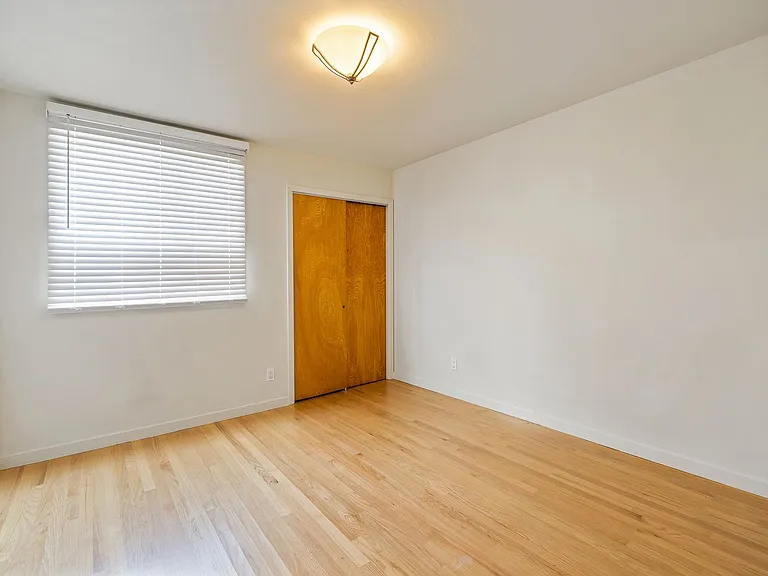 679 Green Street — Photo 14