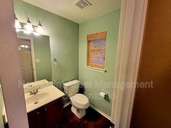 4th image of 203 Jetlyn Dr