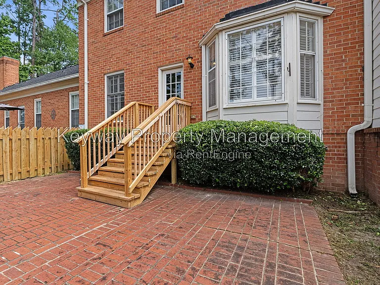 344 Folkstone Cir — Photo 24