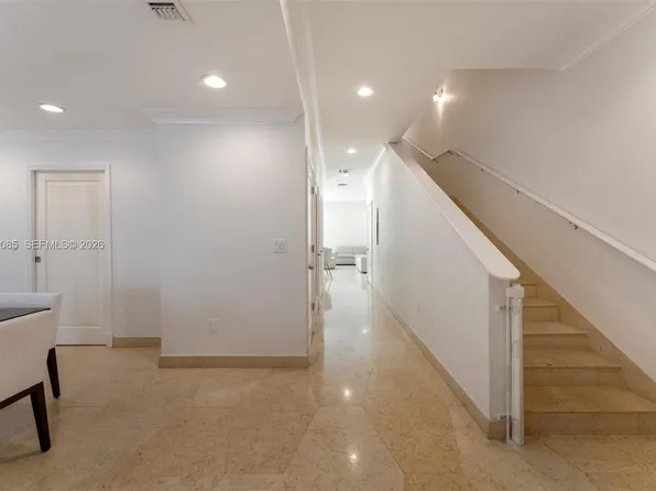 1566 NE Quayside Ter #D14, Miami, FL 33138