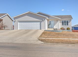 3421 Roosevelt Dr, Bismarck, ND 58503