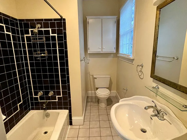 405 N Madison St — Photo 25