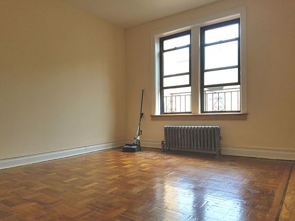 4th image of 4141 46th St APT 6L
