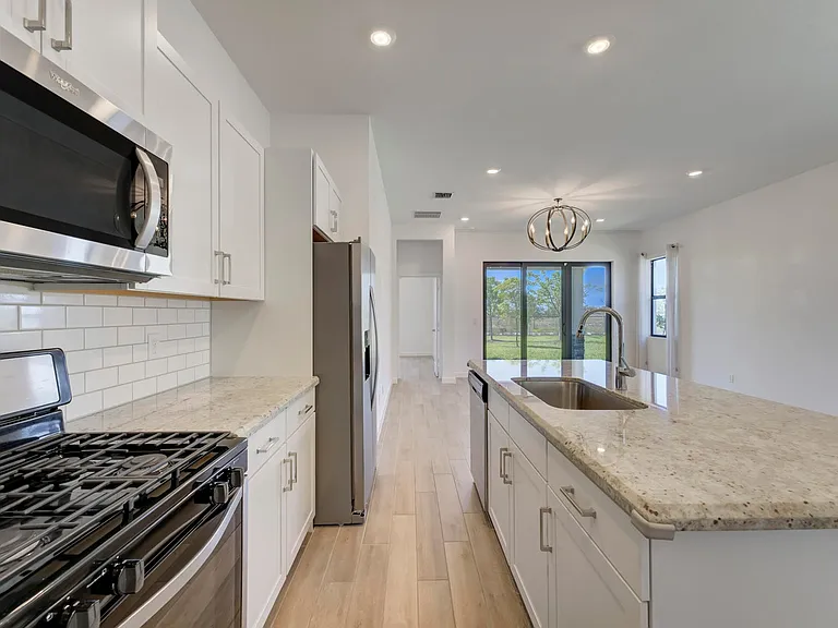 19708 Weathervane Way — Photo 43